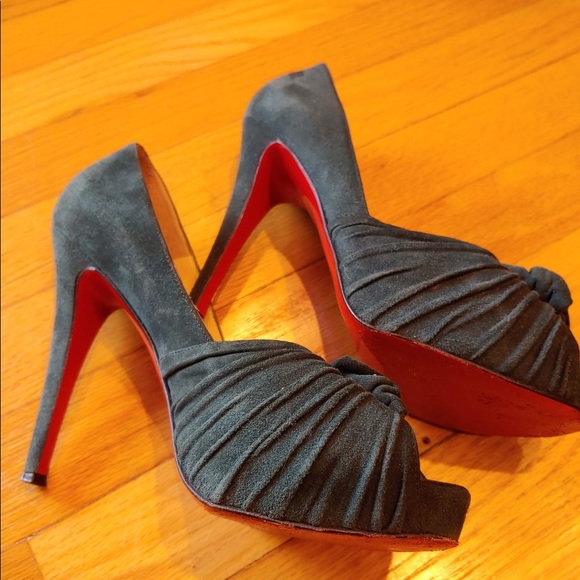 Christian Louboutin green suede pumps size 37.5 - Picture 2 of 6